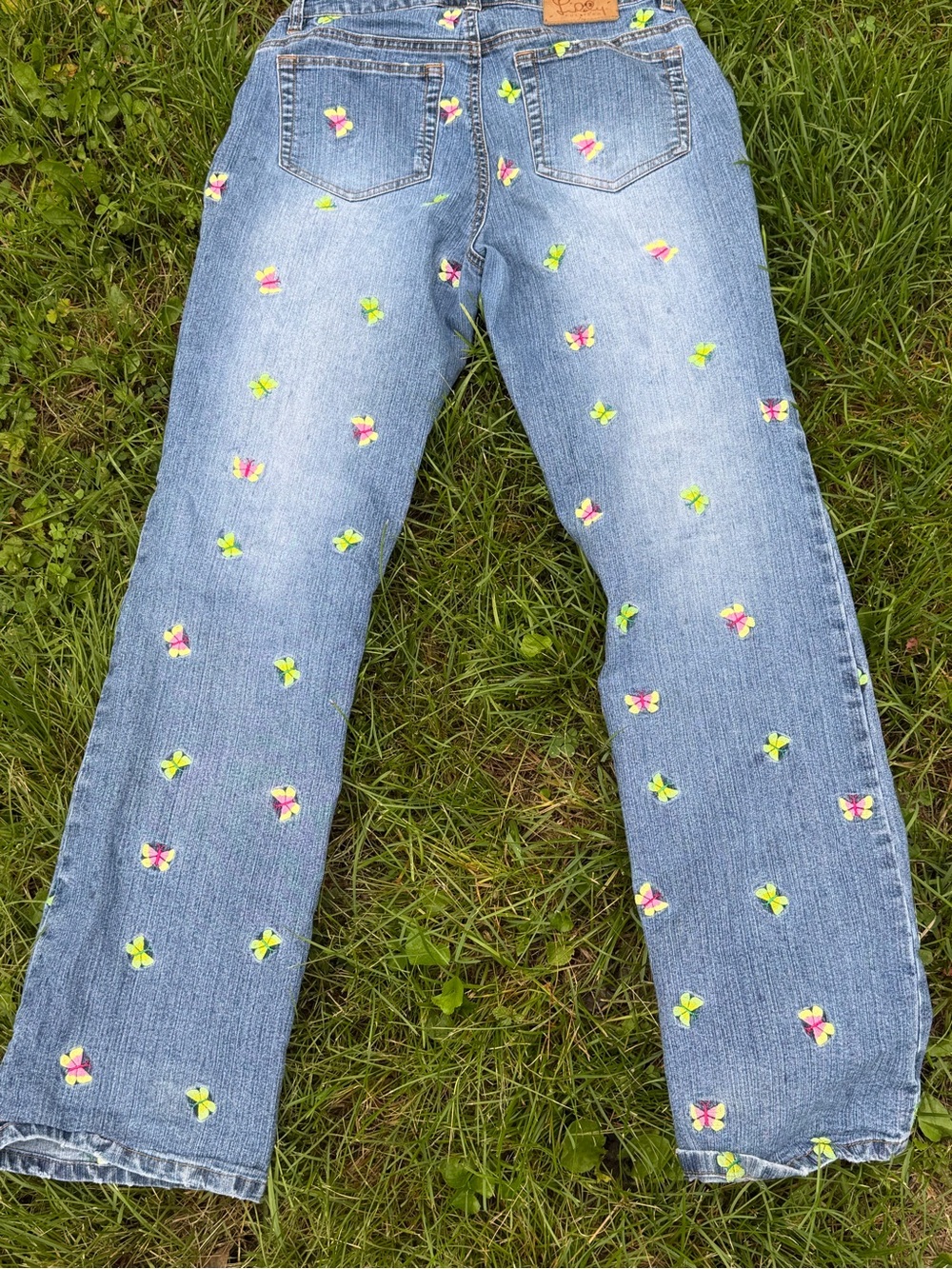 Lilly Pulitzer Light Blue Straight-Leg Jeans with Butterfly Embroidered Accents - Picture 6 of 13